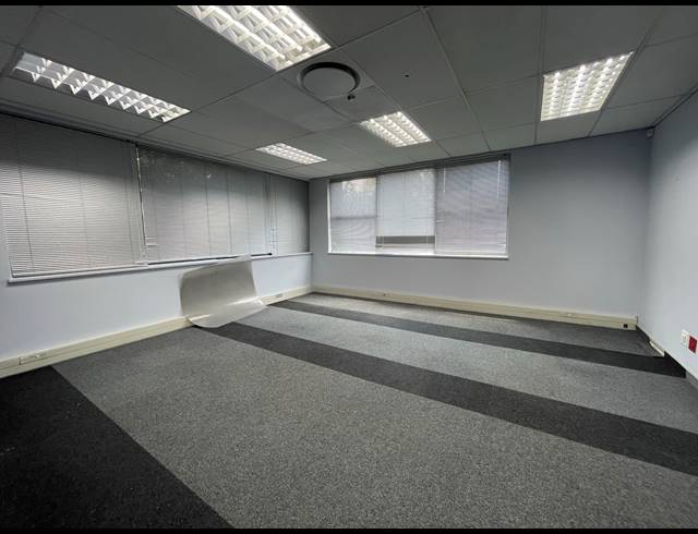 3,400M² OFFICE TO LET IN PARKTOWN